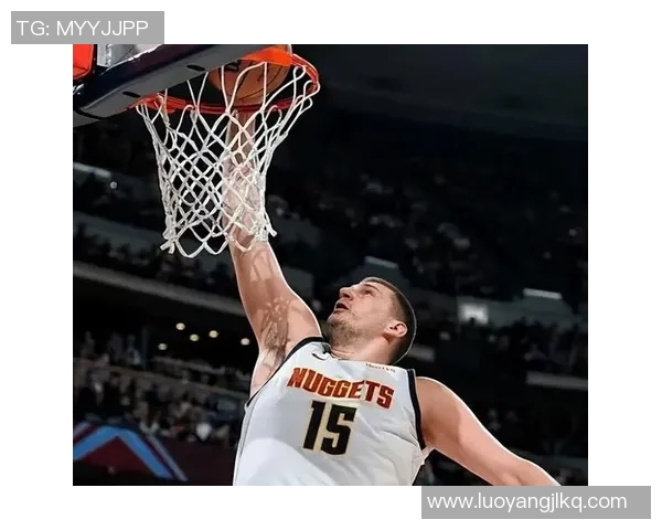 镜头回顾：约基奇这一幕令人泪目