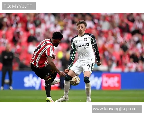 英超联赛球队战术调整及赛季表现分析